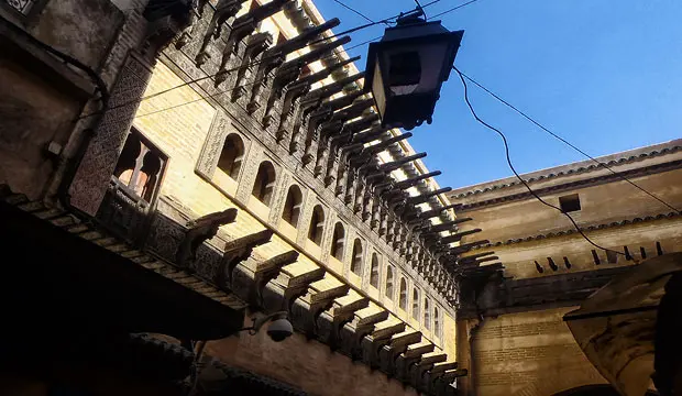 Top 10 things to do in fez. In front of the Madrasa of Fez is Dar al-Magana